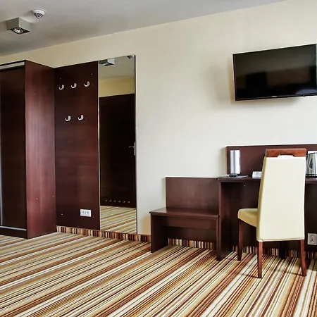 Boutique Hotel's Kwiska - Legnicka Lägenhetshotell 3*