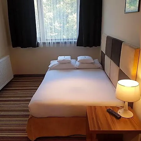Aparthotel Boutique Hotel's Kwiska - Legnicka 3*