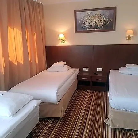 Boutique Hotel's Kwiska - Legnicka Апарт-отель 3*