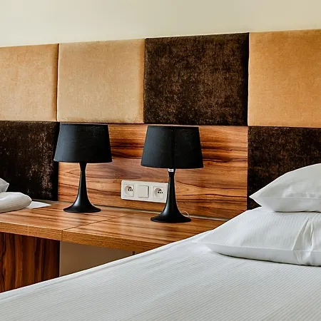 Boutique Hotel's Kwiska - Legnicka Апарт-отель 3*